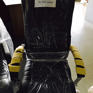 Офисное кресло Orion, откатное, черное